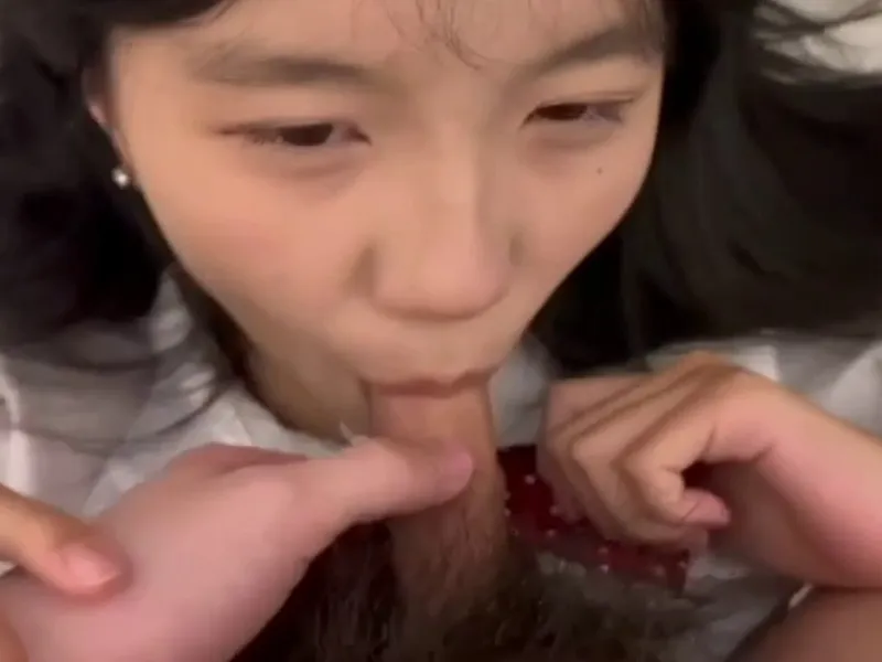Em loli dễ thương mút cậu bé biến em thành con em đào dam dang p2